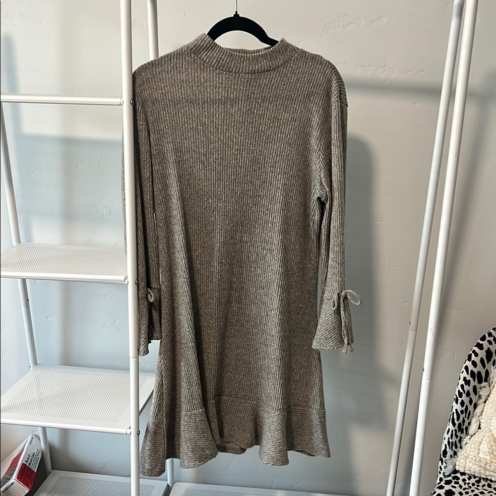 LC Lauren Conrad Gray Long Sleeve Dress